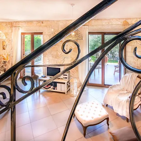Bz House
